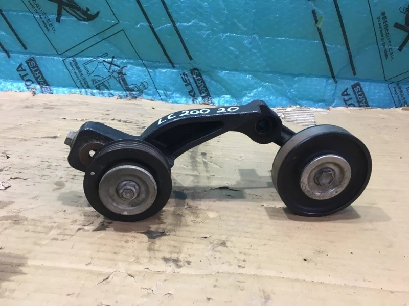 Натяжитель ремня Toyota Land Cruiser 200 2020 8842060340 URJ202 1VD-FTV 4.5