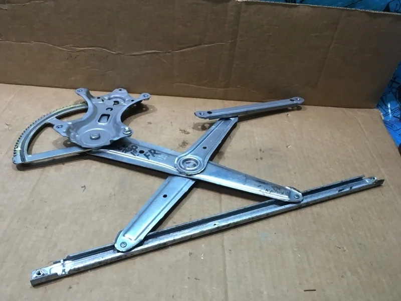 Стеклоподъемный механизм TOYOTA LAND CRUISER 200 2018 6980160080 URJ202 1VD-FTV 4.5, передний правый