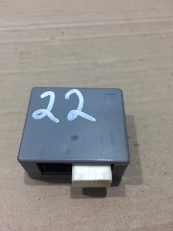 Блок электронный TOYOTA LAND CRUISER 200 2018 8590352020 URJ202 1VD-FTV 4.5