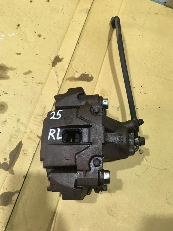 Суппорт тормозной Toyota Land Cruiser 200 2016 4785060110 URJ202 1VD-FTV 4.5, задний левый