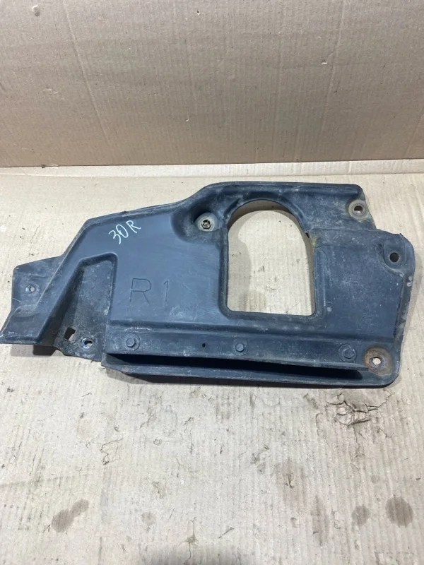 Пыльник переднего бампера TOYOTA Land Cruiser 2018 5380760131 URJ202 4.5 1VD-FTV, передний правый