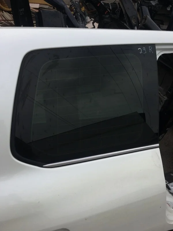 Стекло кузовное глухое правое TOYOTA Land Cruiser 2016 6271060F50 URJ202 1VD-FTV 4.5