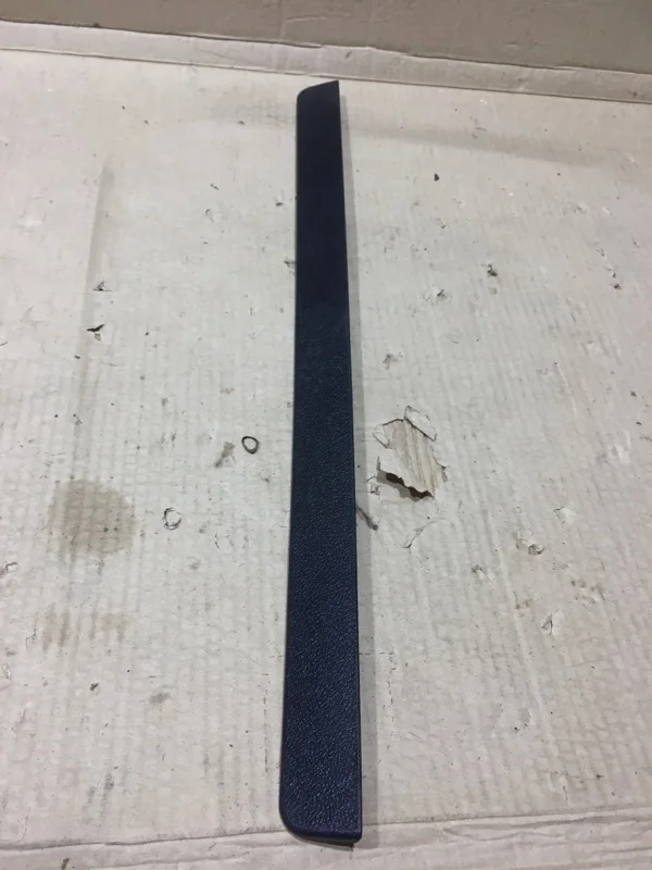 Накладка порога (внутренняя) Toyota Land Cruiser 2016 6791160030C0 URJ202 1VD-FTV 4.5, передняя