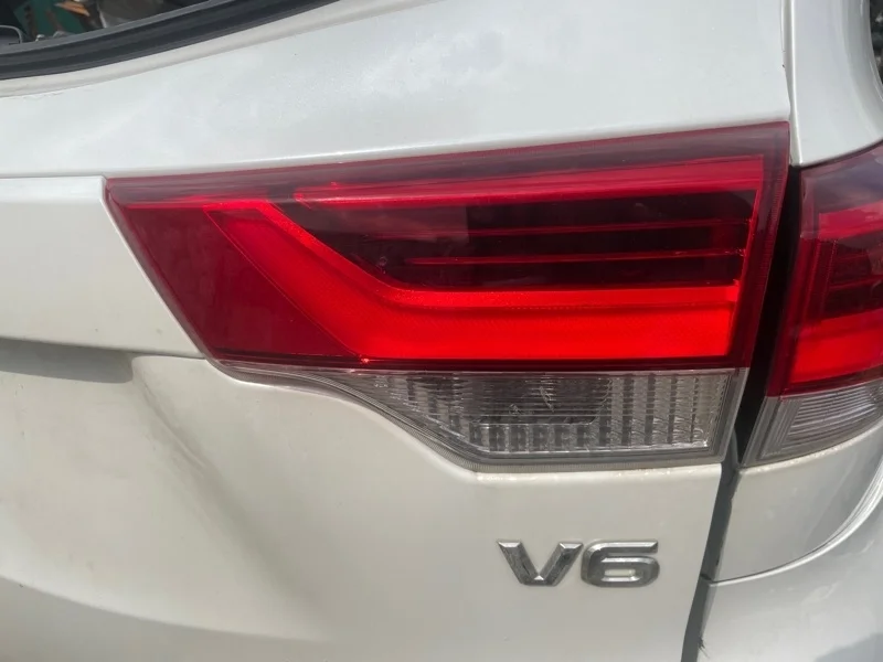 Фонарь задний внутренний правый Toyota Highlander 2018 815800E120 GSU55 2GRFKS