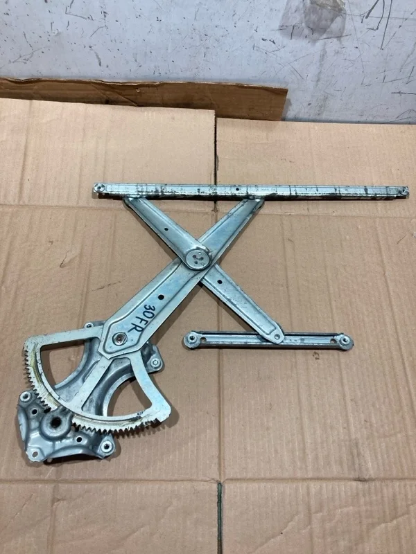 Стеклоподъемный механизм TOYOTA Land Cruiser 2018 6980160080 URJ202 4.5 1VD-FTV, передний правый