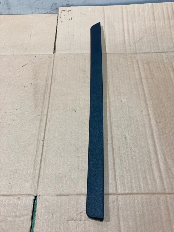 Накладка порога Toyota Land Cruiser 2018 6791160030C0 URJ202 4.5 1VD-FTV, передняя