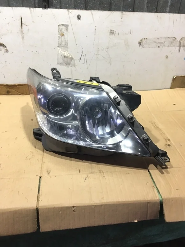 Фара правая LEXUS LX570 2011 8114560D51 URJ200 3UR-FE 5.7