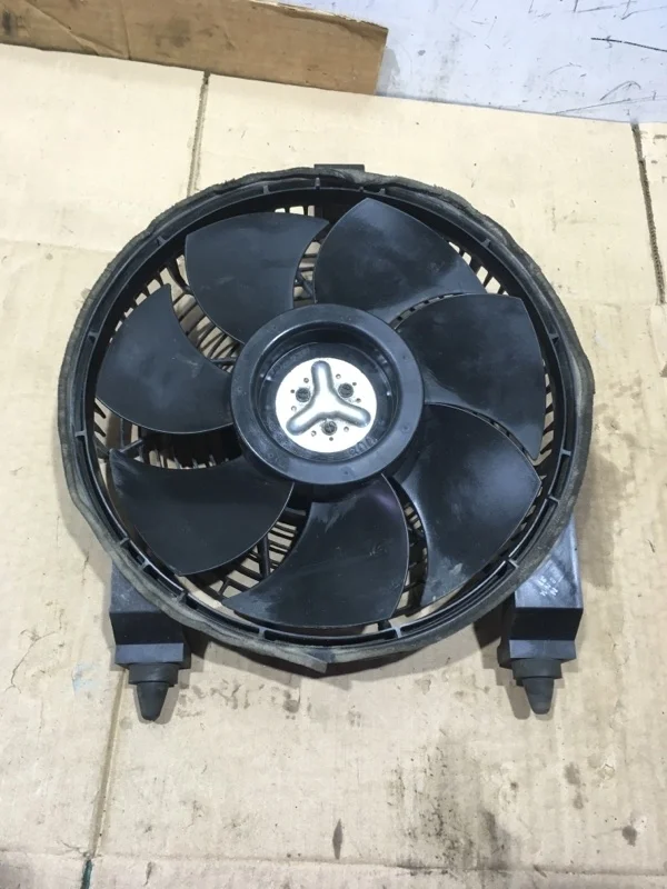 Вентилятор радиатора кондиционера LEXUS LX570 2011 8859060081 URJ200 3UR-FE 5.7