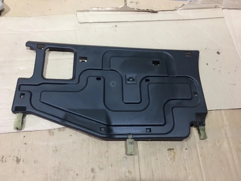 Накладка торпедо под бардачок нижняя Lexus Lx570 2011 5560760111 URJ200 3UR-FE 5.7, правая