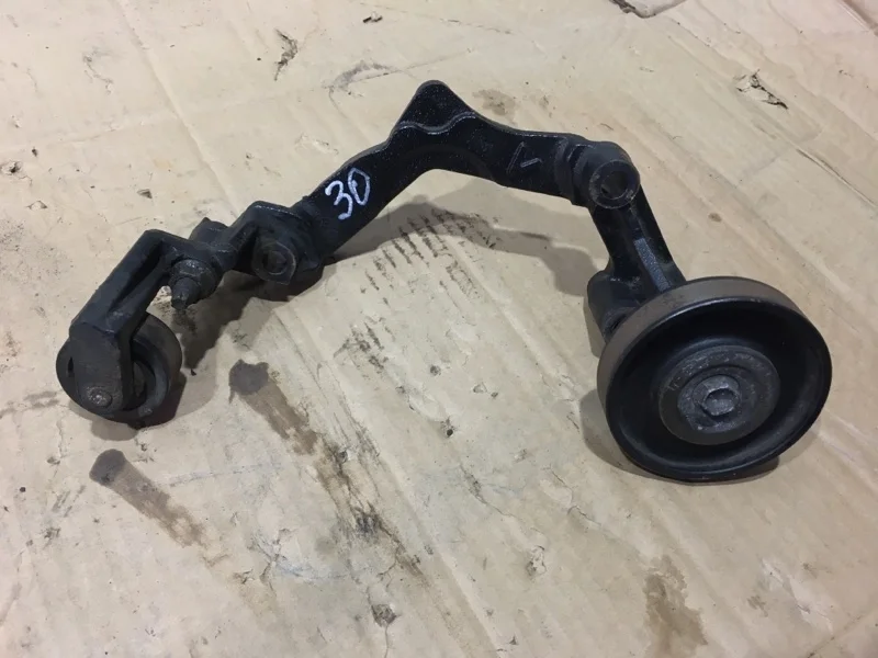 Кронштейн Toyota Land Cruiser 2018 8842060350 URJ202 4.5 1VD-FTV