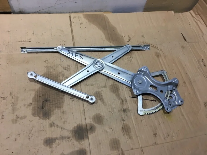 Стеклоподъемный механизм TOYOTA Land Cruiser 2015 6980160080 URJ200 1VD-FTV 4.5, передний правый