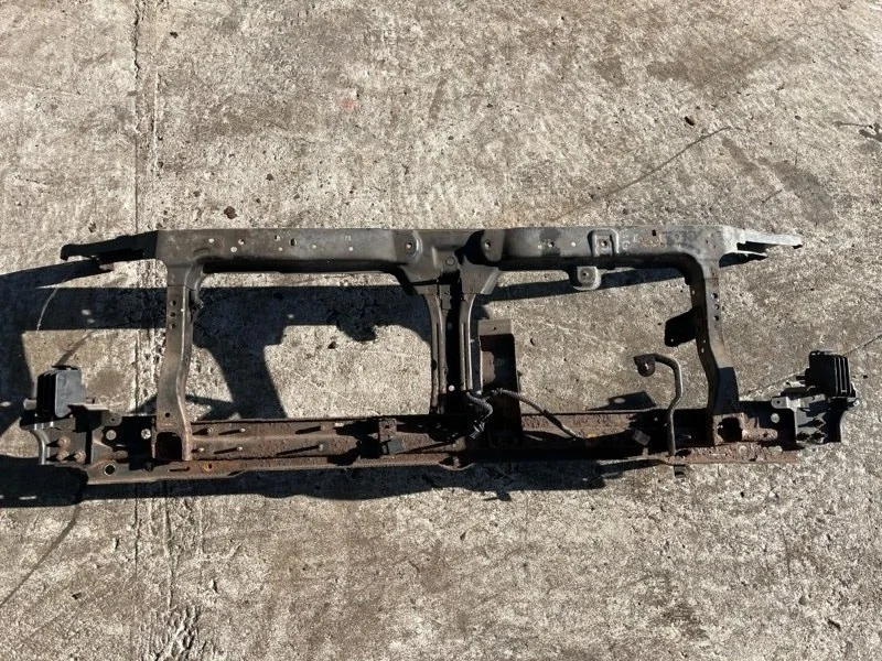 Передняя панель крепления облицовки (телевизор) Nissan Navara (D40) 2004-2015 2010 F25005X0MA ПИКАП 2.5 D YD25DDTI