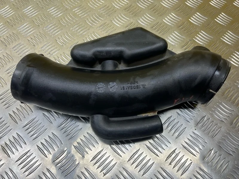 Патрубок воздушного фильтра Mitsubishi Pajero Iv (2006-2019) 2007 1505A161 ВНЕДОРОЖНИК 3.8 I