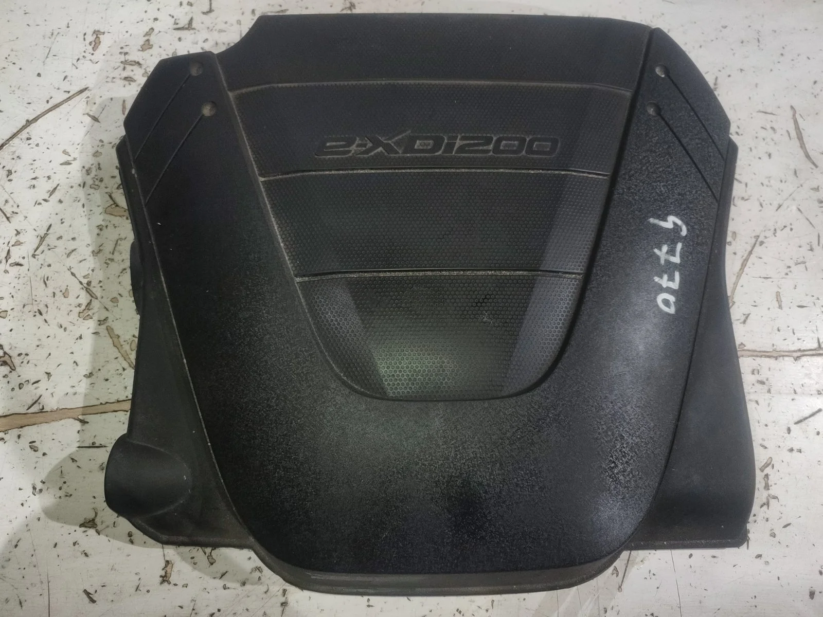 Крышка двигателя декоративная SsangYong Actyon 2014 C200