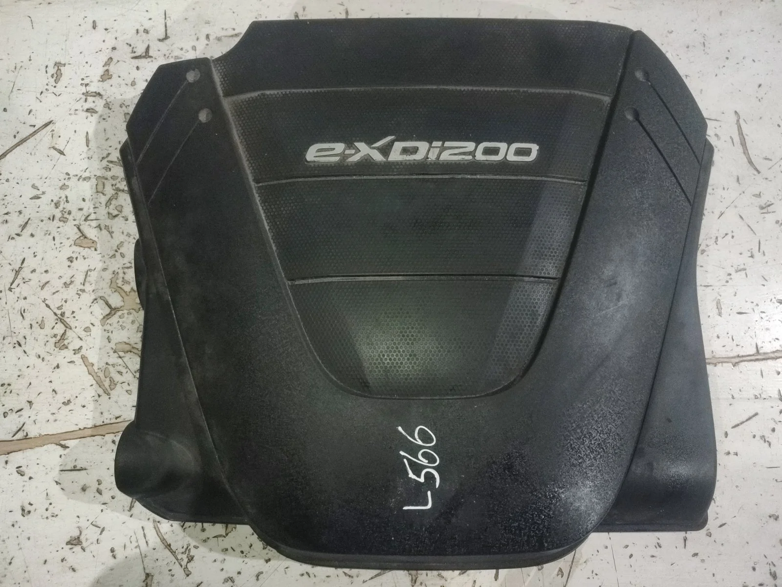 Крышка двигателя декоративная SsangYong Actyon 2012 C200