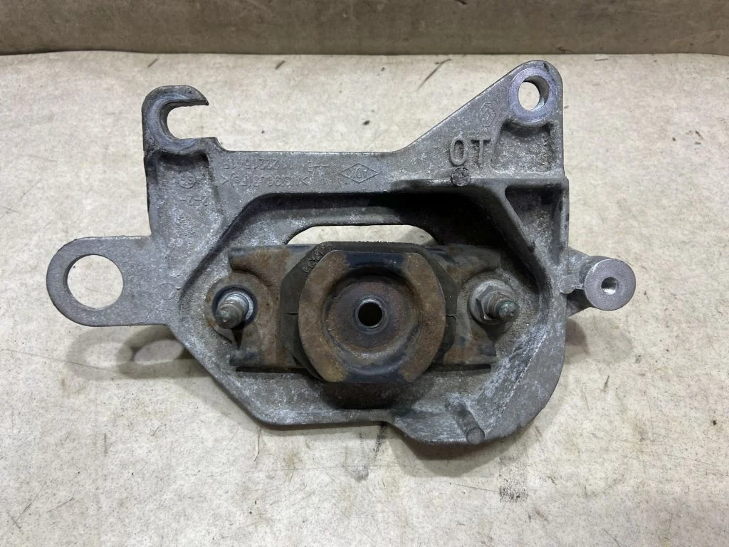 Кронштейн КПП Nissan Qashqai J11 Кашкай