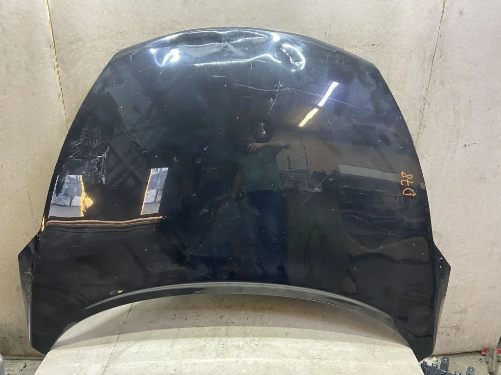 Капот Nissan Juke F15 с дефектом Ниссан Жук Ф15