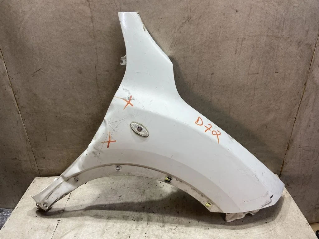 Крыло переднее правое Nissan Juke F15  Дефект