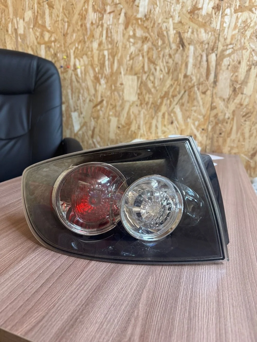 Фонарь оригинал новый Мазда 3 BK