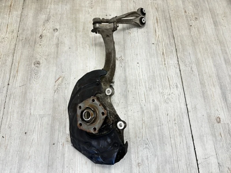 Кулак поворотный со ступицей Audi Q7 2015- 4M