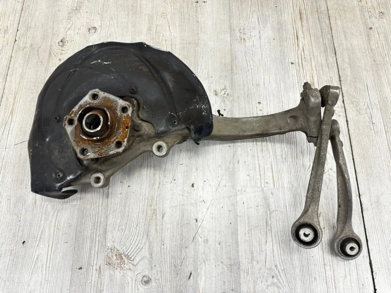 Кулак поворотный со ступицей Audi Q7 2015- 4M