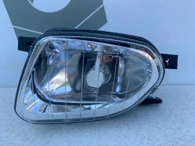 Птф левая Mercedes-benz W211