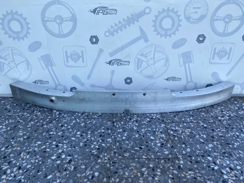 Усилитель переднего бампера Mercedes-benz W222