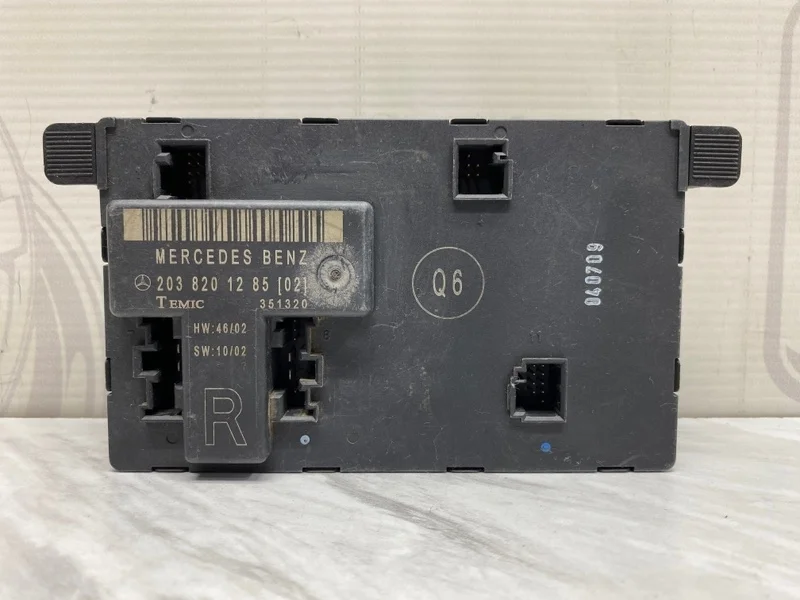 Блок управления передней правой двери Mercedes-benz 2004 W203