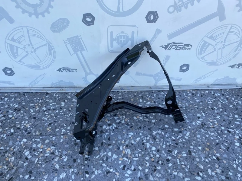 Рамка фары левая Mercedes-benz C207