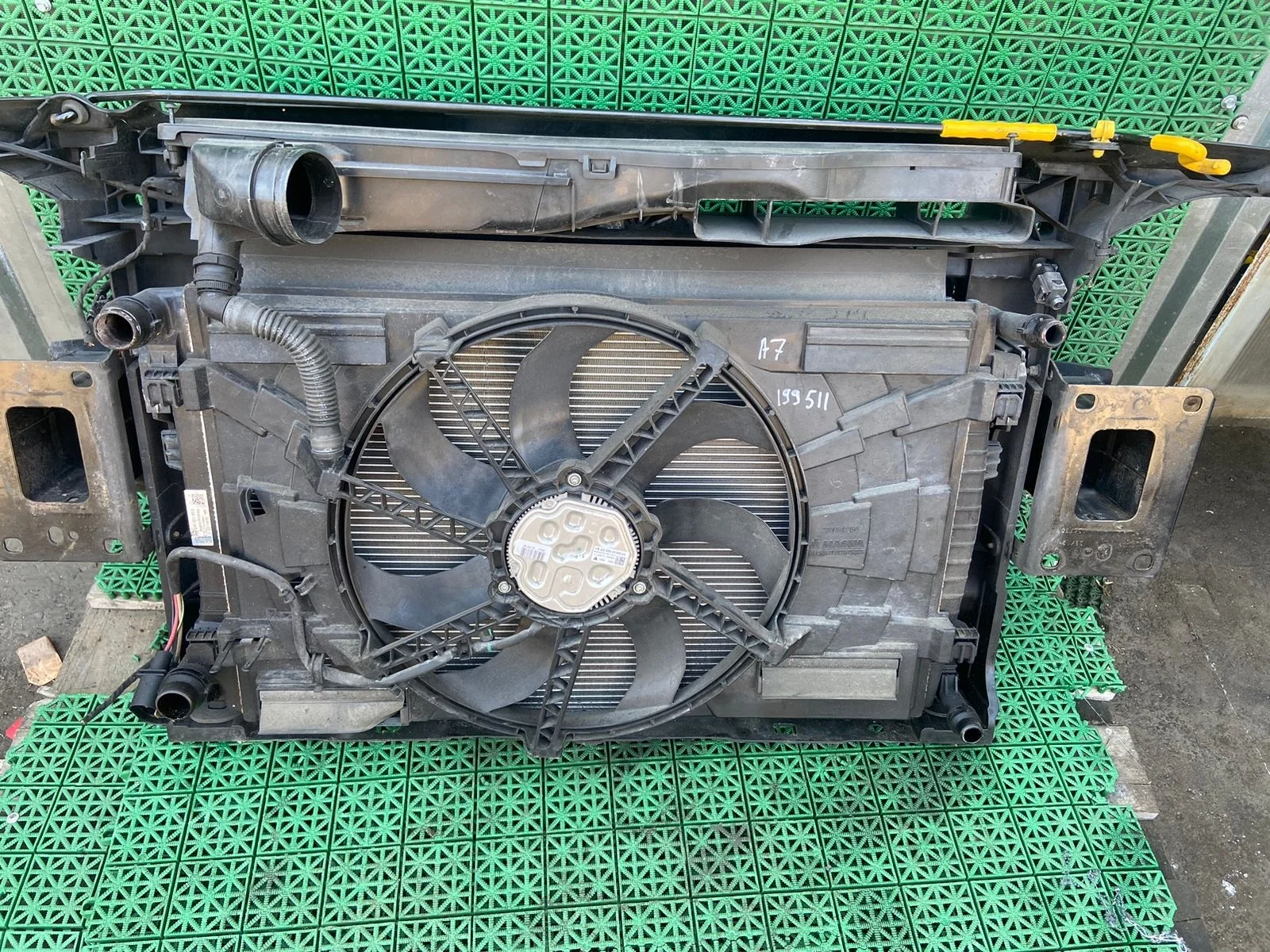 Диффузор с 1 м вентилятором AUDI A3, SKODA OCTAVIA A7, VOLKSWAGEN GOLF 7 2013- б/у A3(2013-;OCTAVIA A7(2013-;GOLF 7(2013-