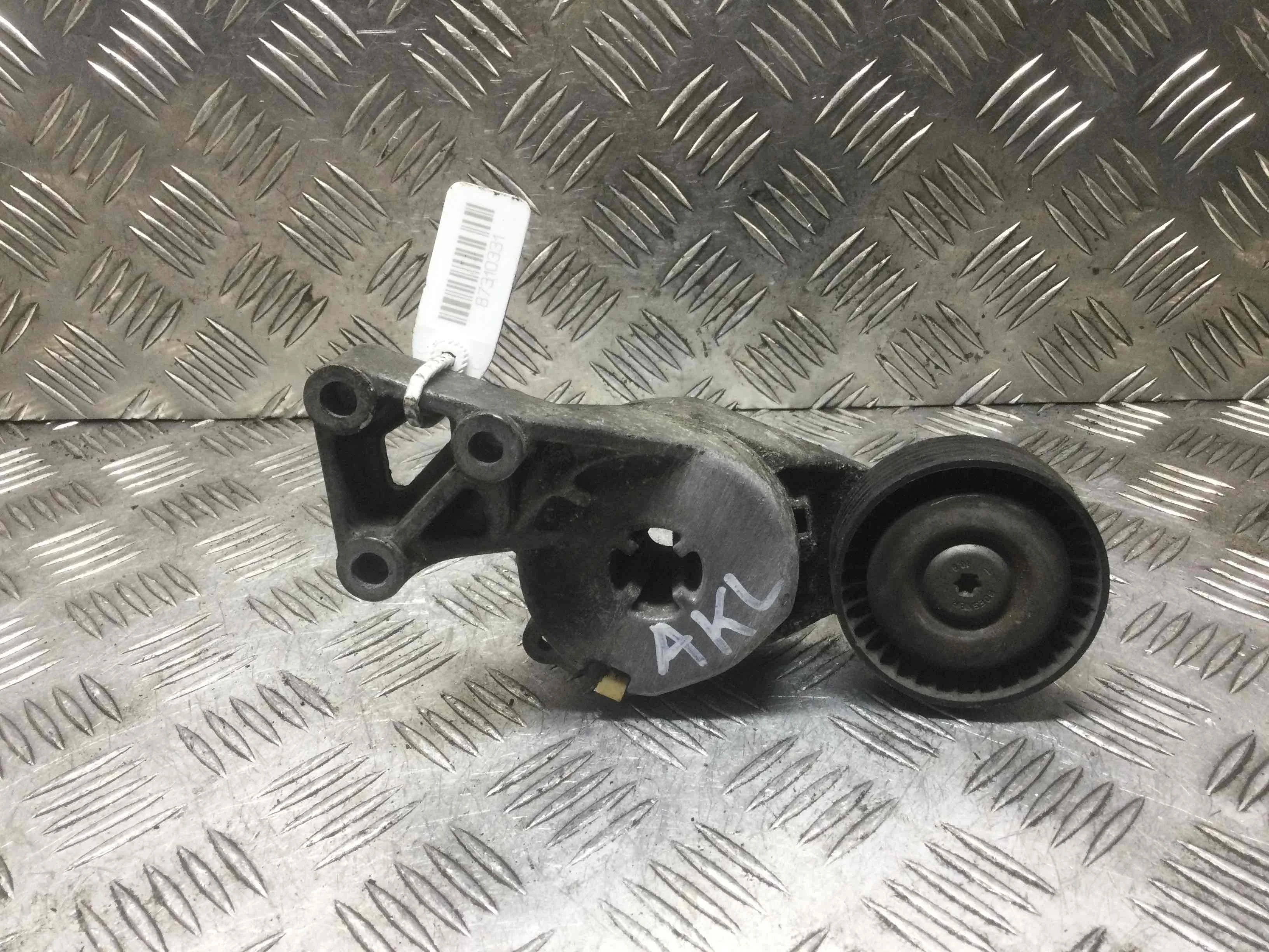 Натяжитель ремня генератора Audi A3 8L (1996-2000) бензин 1.6 i Механика Х/б