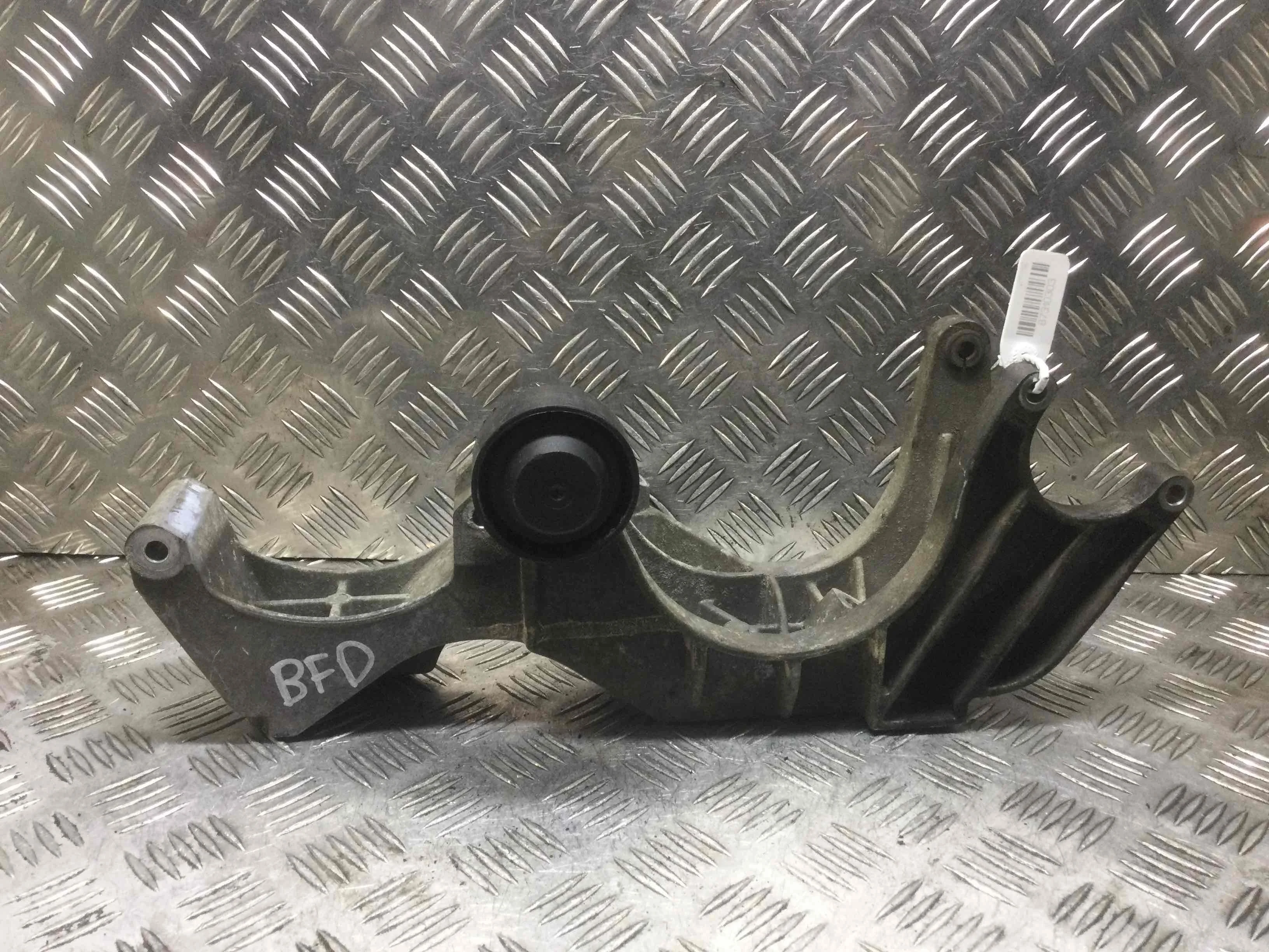 Кронштейн Porsche Cayenne 955 (2002-2007) бензин 3.2  Автомат