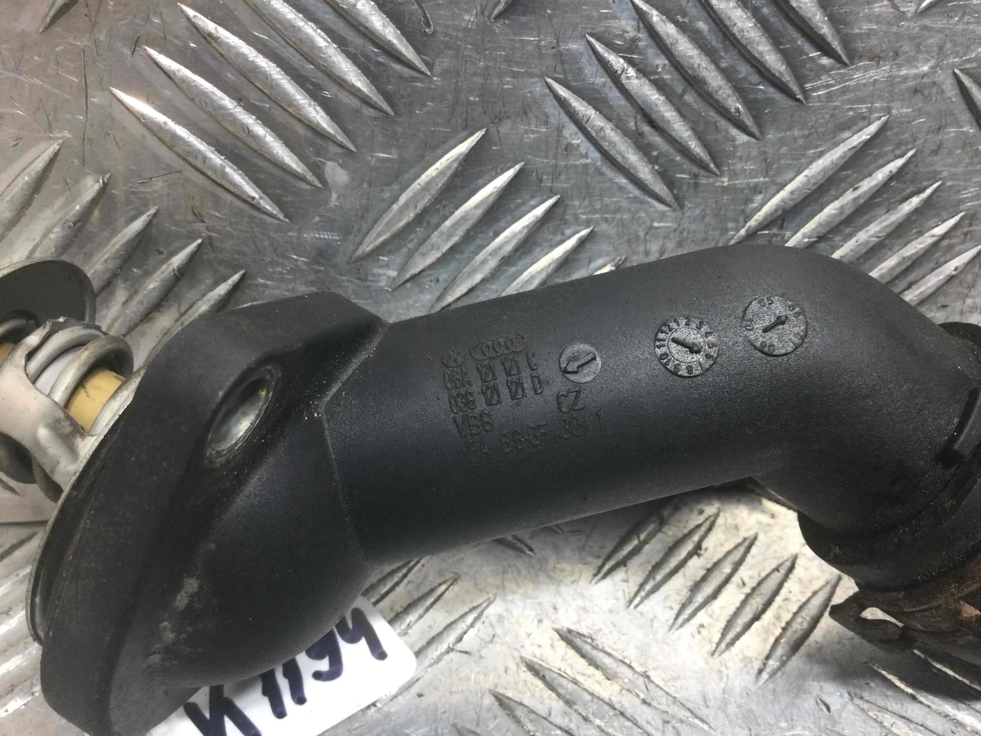 Корпус термостата Volkswagen Golf Plus 1 поколение (2005-2009) дизель 1.9 TDI Механика Х/б