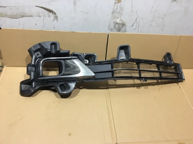 Накладка переднего бампера TOYOTA LAND CRUISER 200 2020 5310360020 URJ202 4.6 1UR-FE, правая