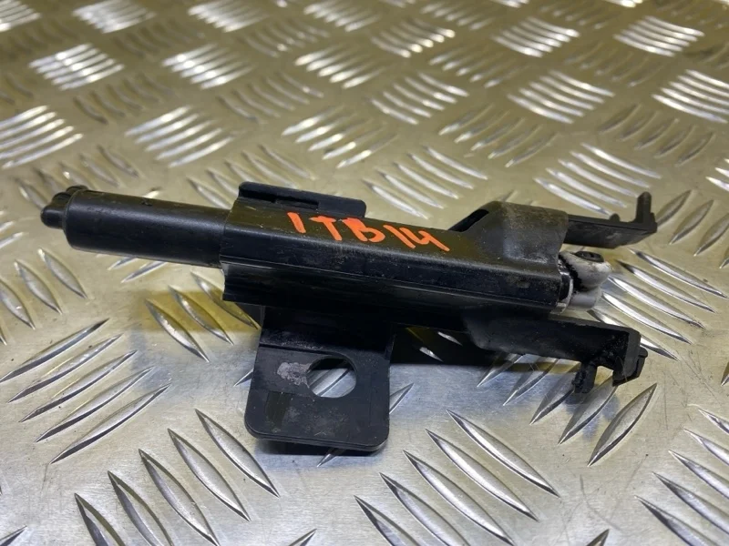 Форсунка омывателя фар Nissan Navara (D40) 2004-2015 2010 286415X20B ПИКАП 2.5 D YD25DDTI