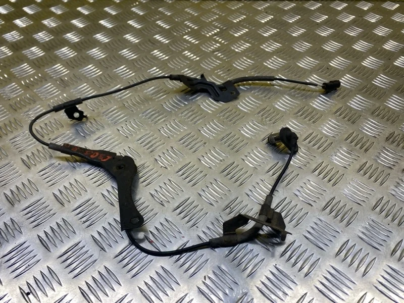 Датчик ABS задний правый Mitsubishi L200 (2015-2022) 2017 4670B008 ПИКАП 2.4 D 4N15