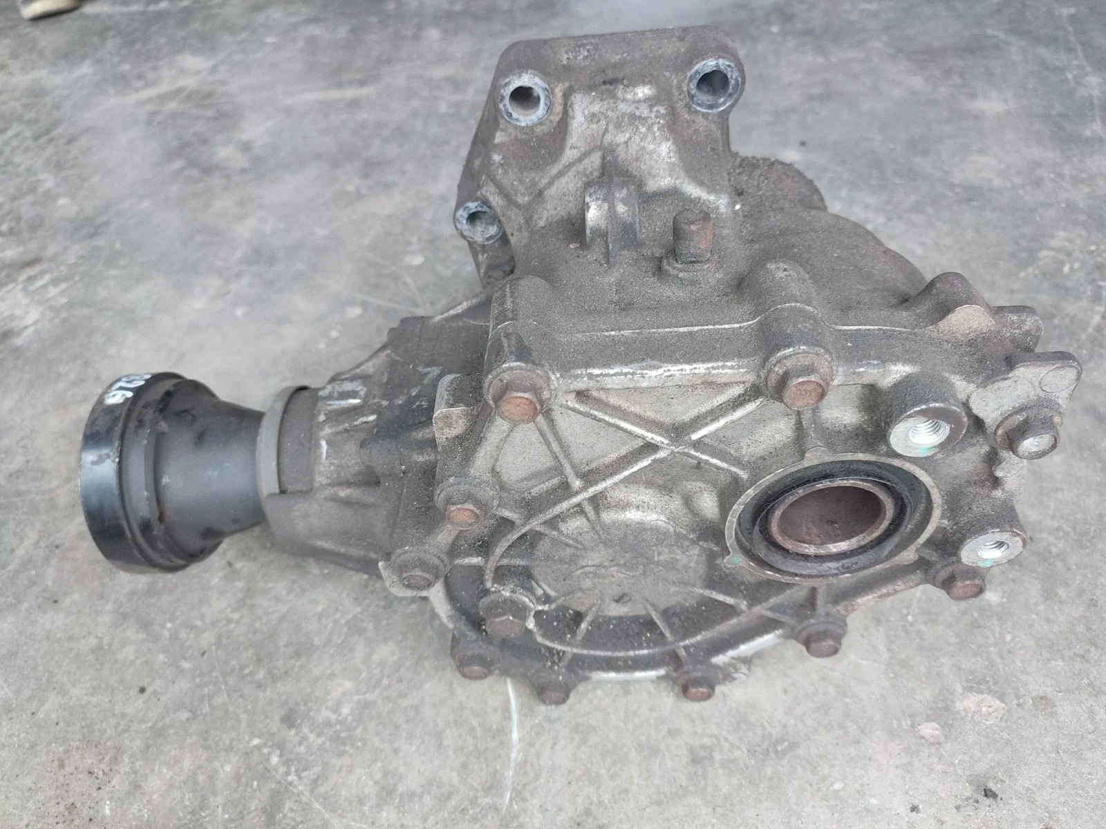 Раздатка SsangYong Actyon 2013 C200