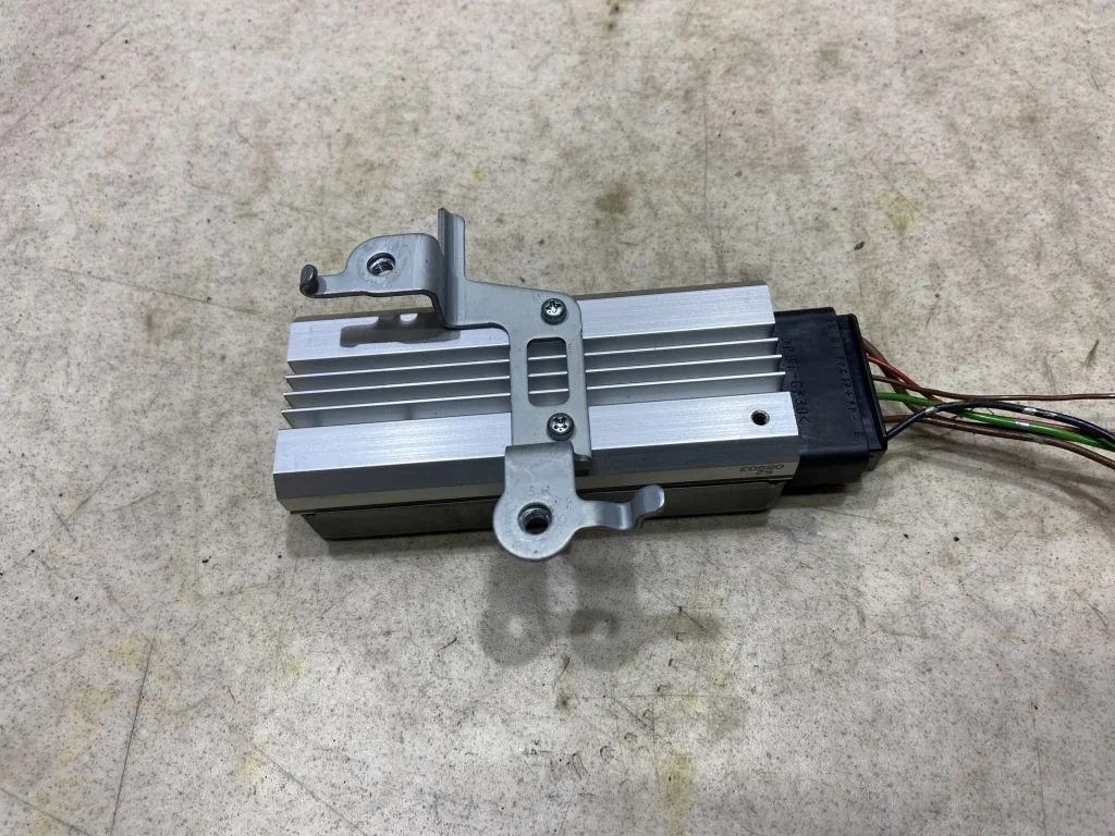 Блок управления топливным насосом Nissan Juke F15