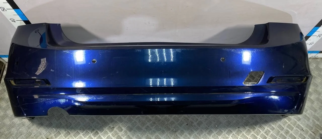 [Б/У] Бампер задний BMW 3-Серия F30 2011 - небольшая трещина справа, под парктрон [Незначительные дефекты] [Код: 00311605 ]