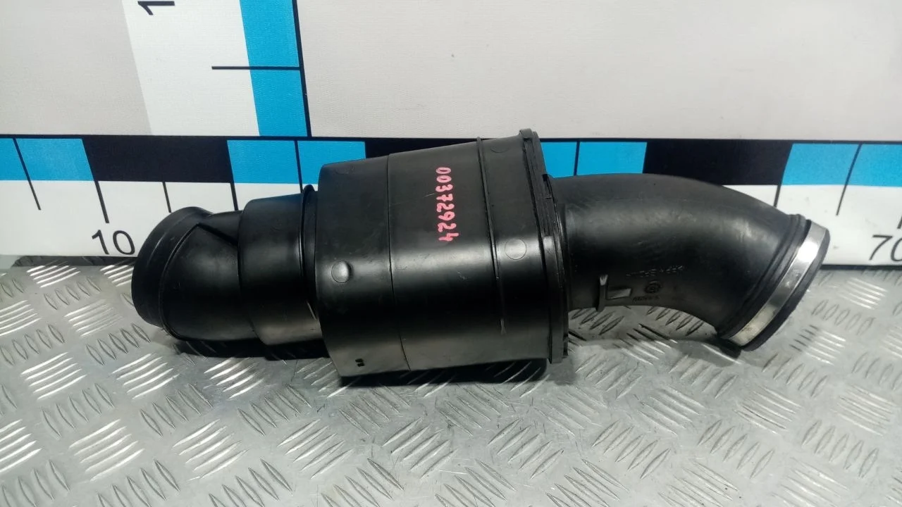 [Б/У] Воздуховод BMW F10/F11 [Код: 00372924 ]
