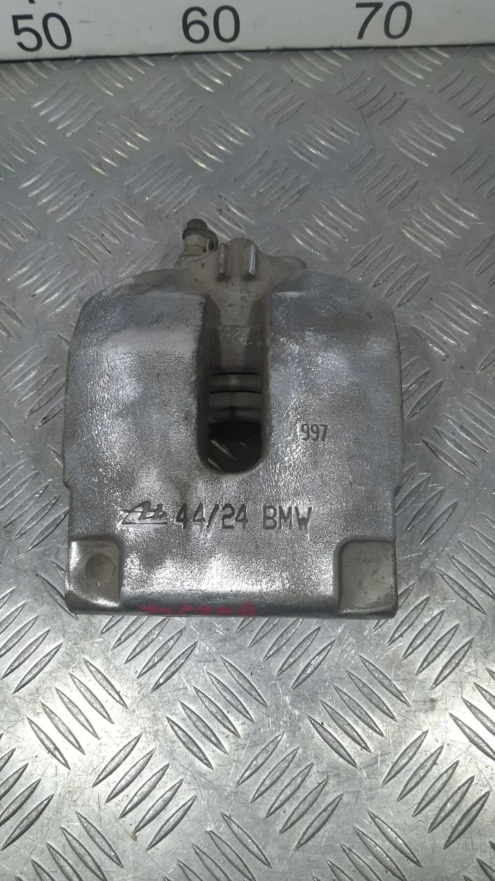 [Б/У] Корпус суппорта тормозного механизма задний/левый BMW E70 [Код: 00374347 ]