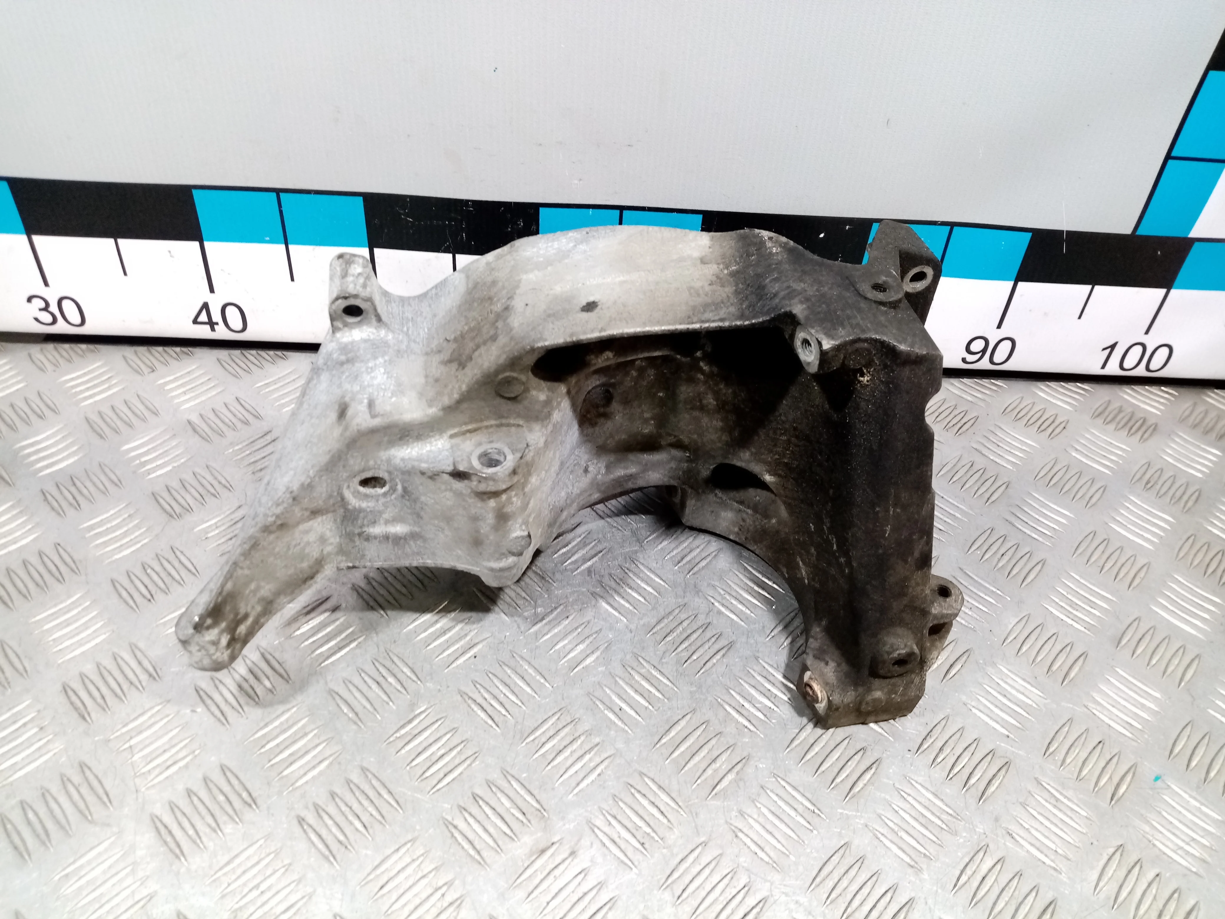 [Б/У] Кронштейн компрессора кондиционера [Код: 00419528 ]