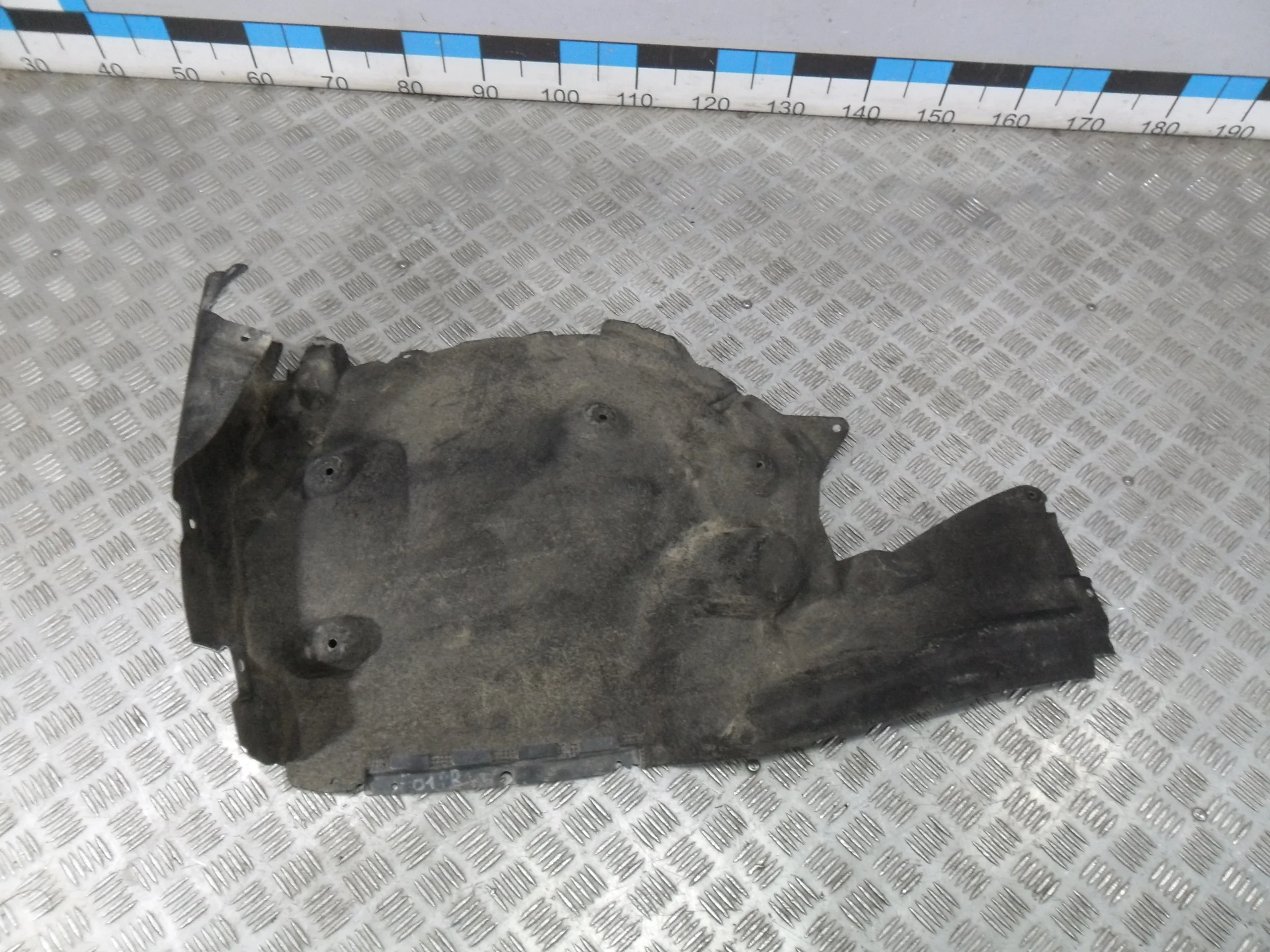 [Б/У] Локер передний правый задняя часть - Дефект 1 крепления [Незначительные дефекты] [Код: 00360055 ]