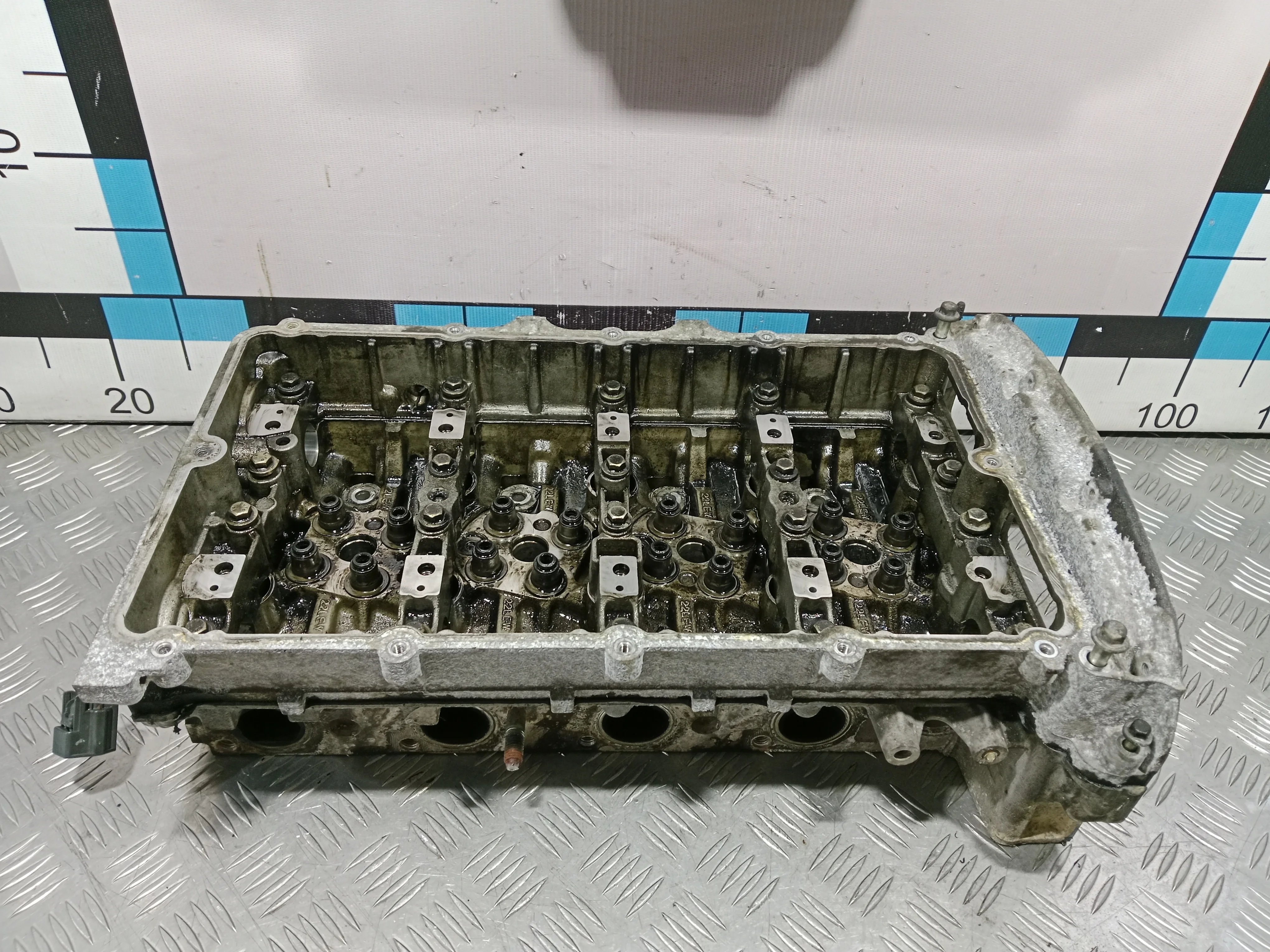 [Б/У] Головка блока цилиндров 2,2 TDCI - Трещинки между свечой накала и клапаном [Незначительные дефекты] [Код: 00410073 ]