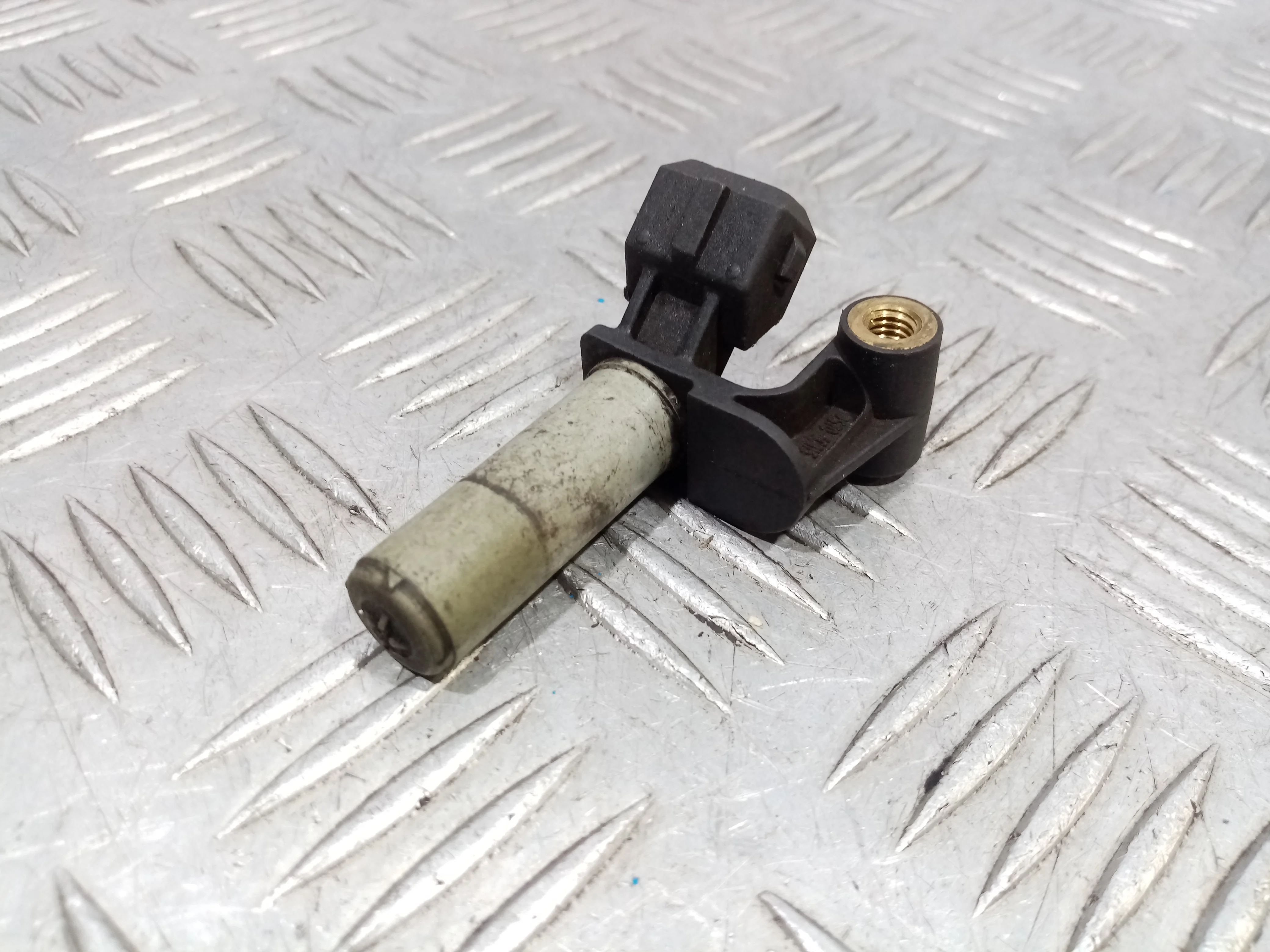 [Б/У] Датчик положения коленвала [Код: 00411680 ]