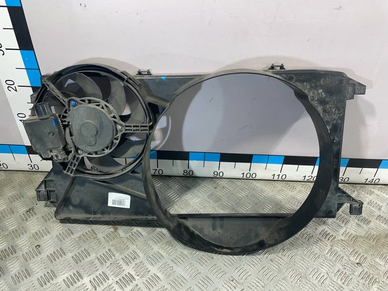 [Б/У] Диффузор с вентилятором Transit [Код: 00385778 ]