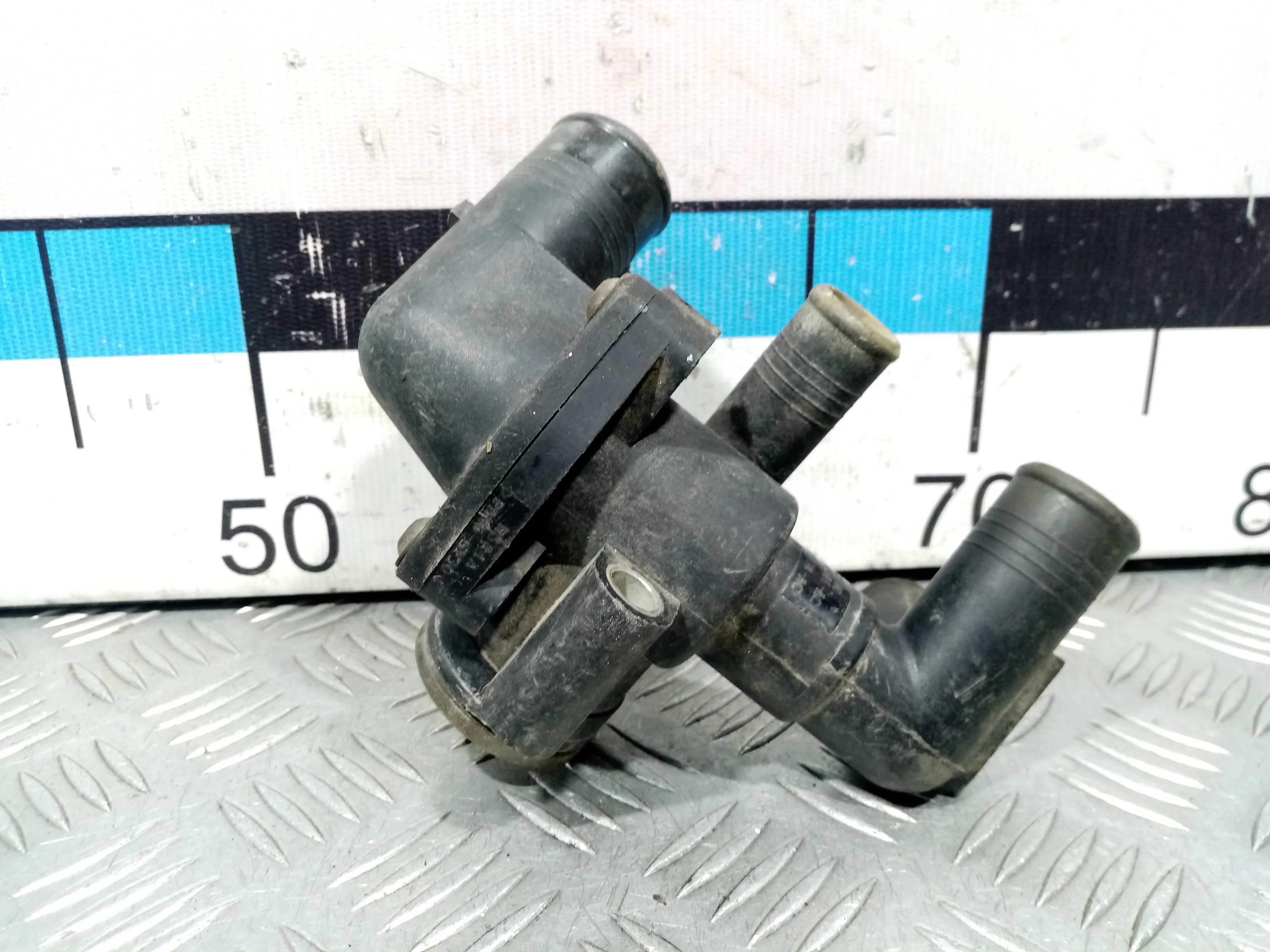 [Б/У] Корпус термостата [Код: 00404760 ]