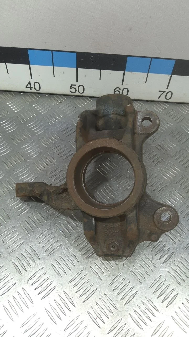 [Б/У] Кулак поворотный Ford Mondeo IV/S-MAX - передний правый [Код: 00373630 ]