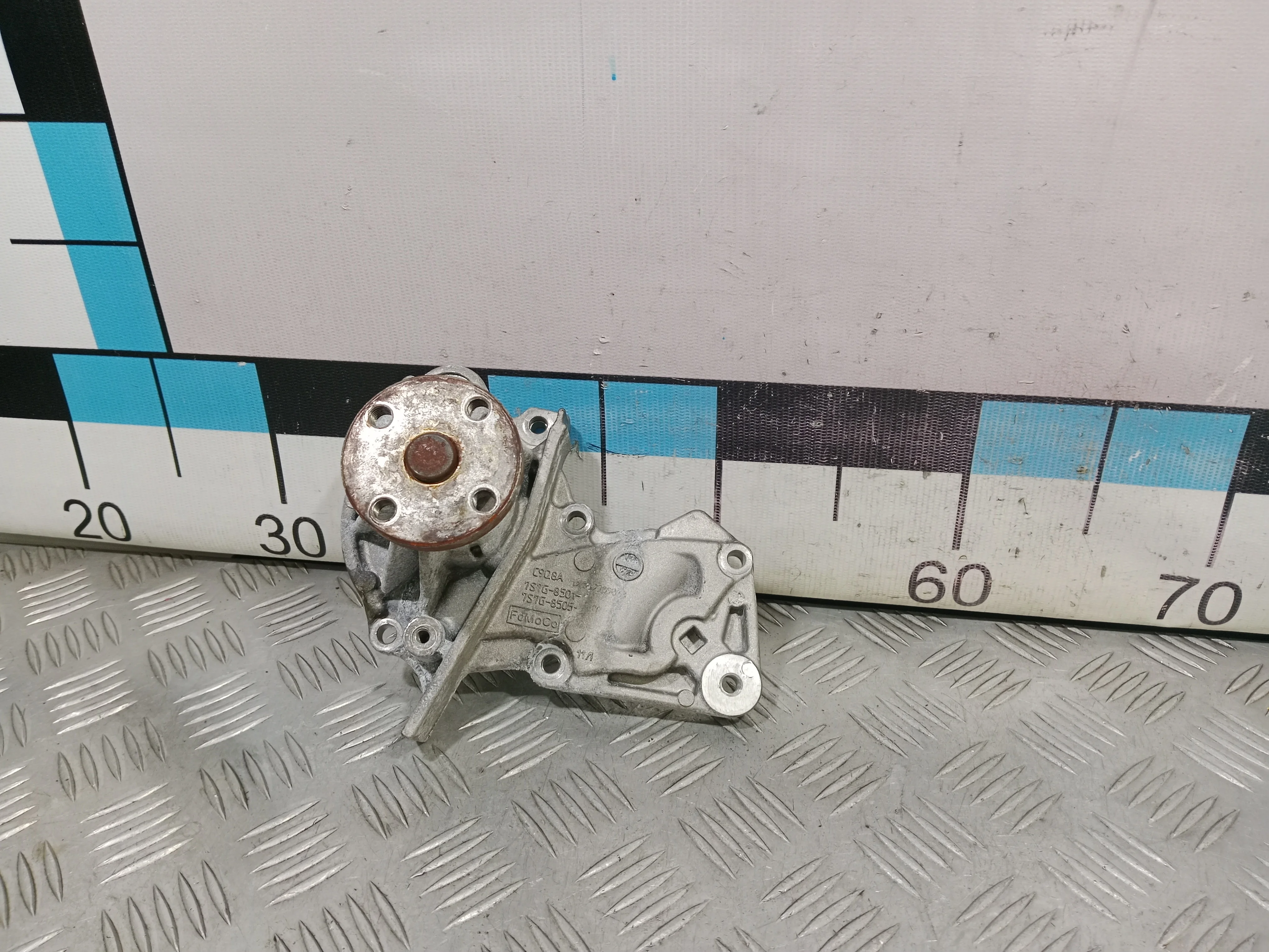 [Б/У] Насос водяной Ford [Код: 00410749 ]