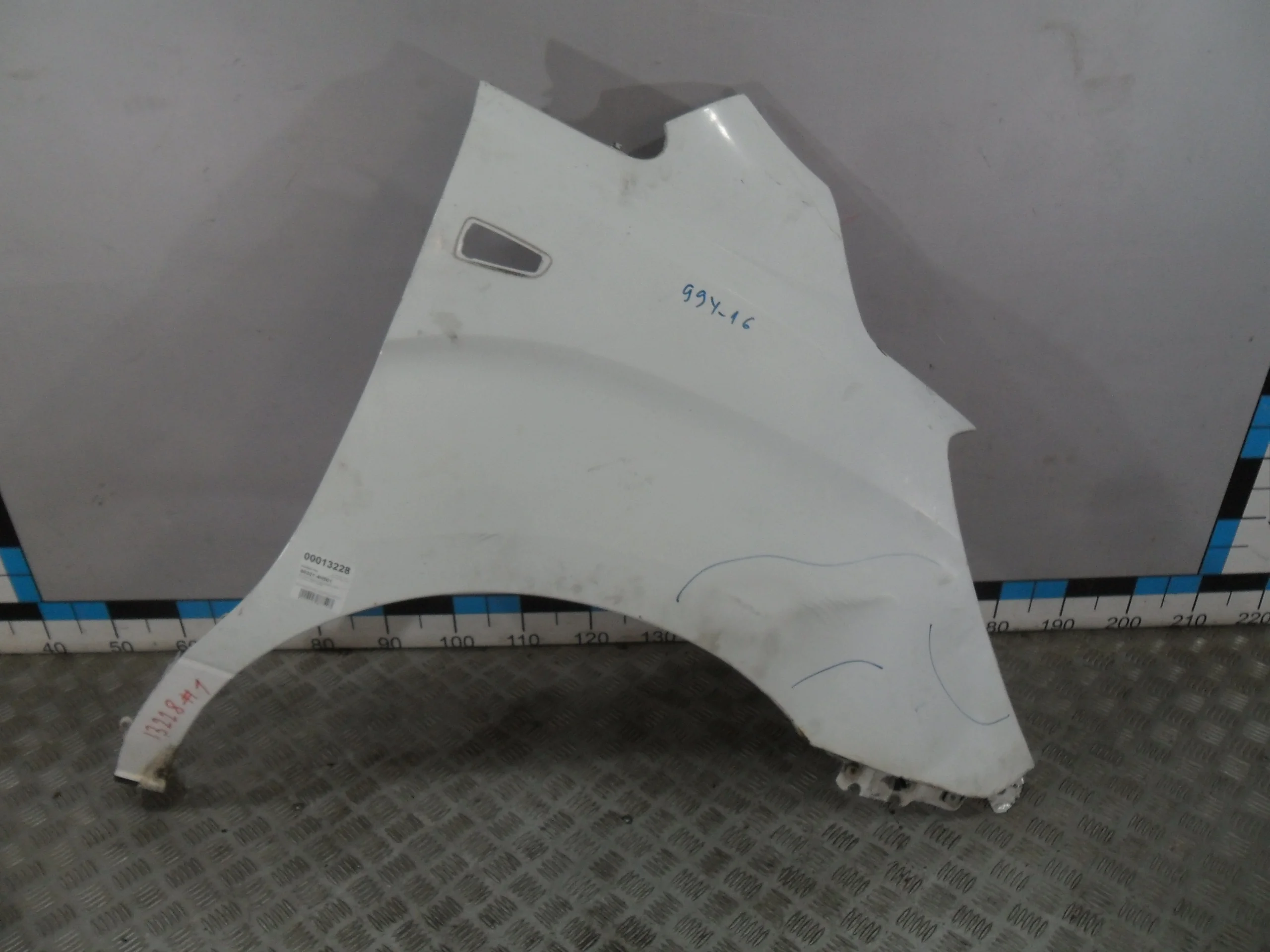 [Б/У] Крыло переднее правое STAREX (2007>) - (Состояние: примят спереди) [Незначительные дефекты] [Код: 00359946 ]